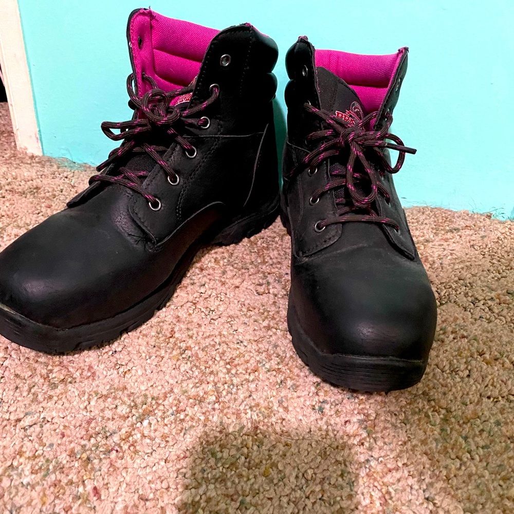 Steel toe boots